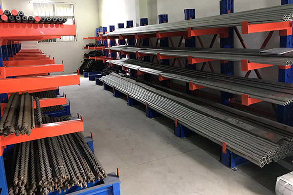 長型鋼材存放貨架，懸臂式貨架案例